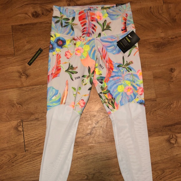 Nike Pants - High Rise Nike Leggings